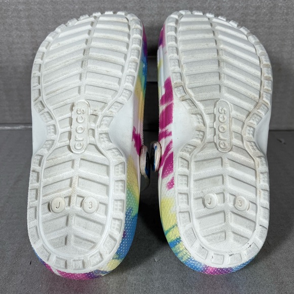 Crocs Kids Lined Tie-Dye Graphic Multicolor Clogs Size J3 - Picture 4 of 6